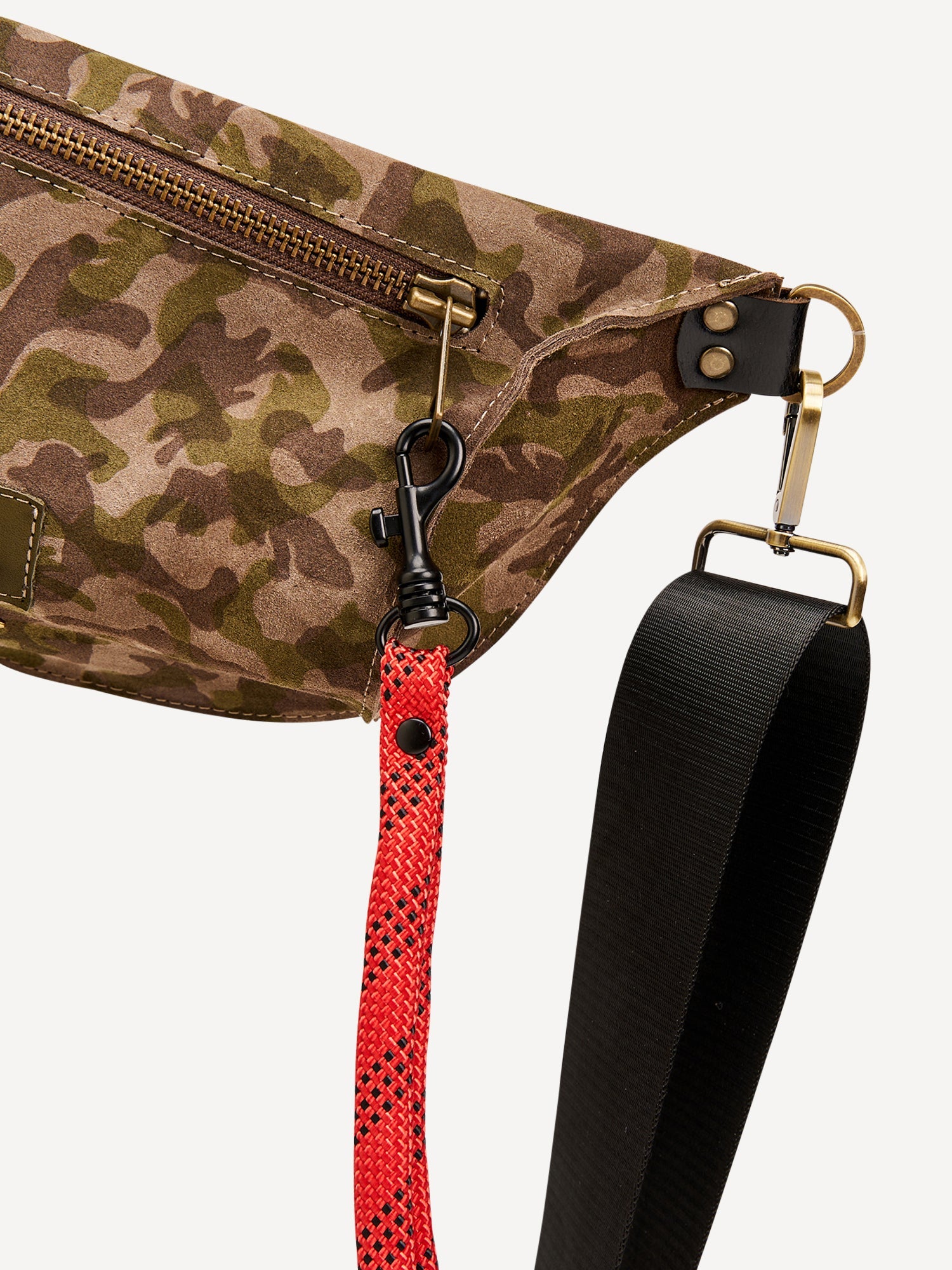 לואיז | פאוץ׳ תיק צד מעור | זמש קמופלאז׳