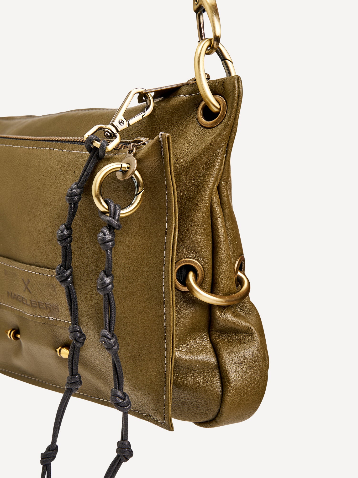 אילונה | תיק צד עם כיסים חיצוניים | נאפה זית