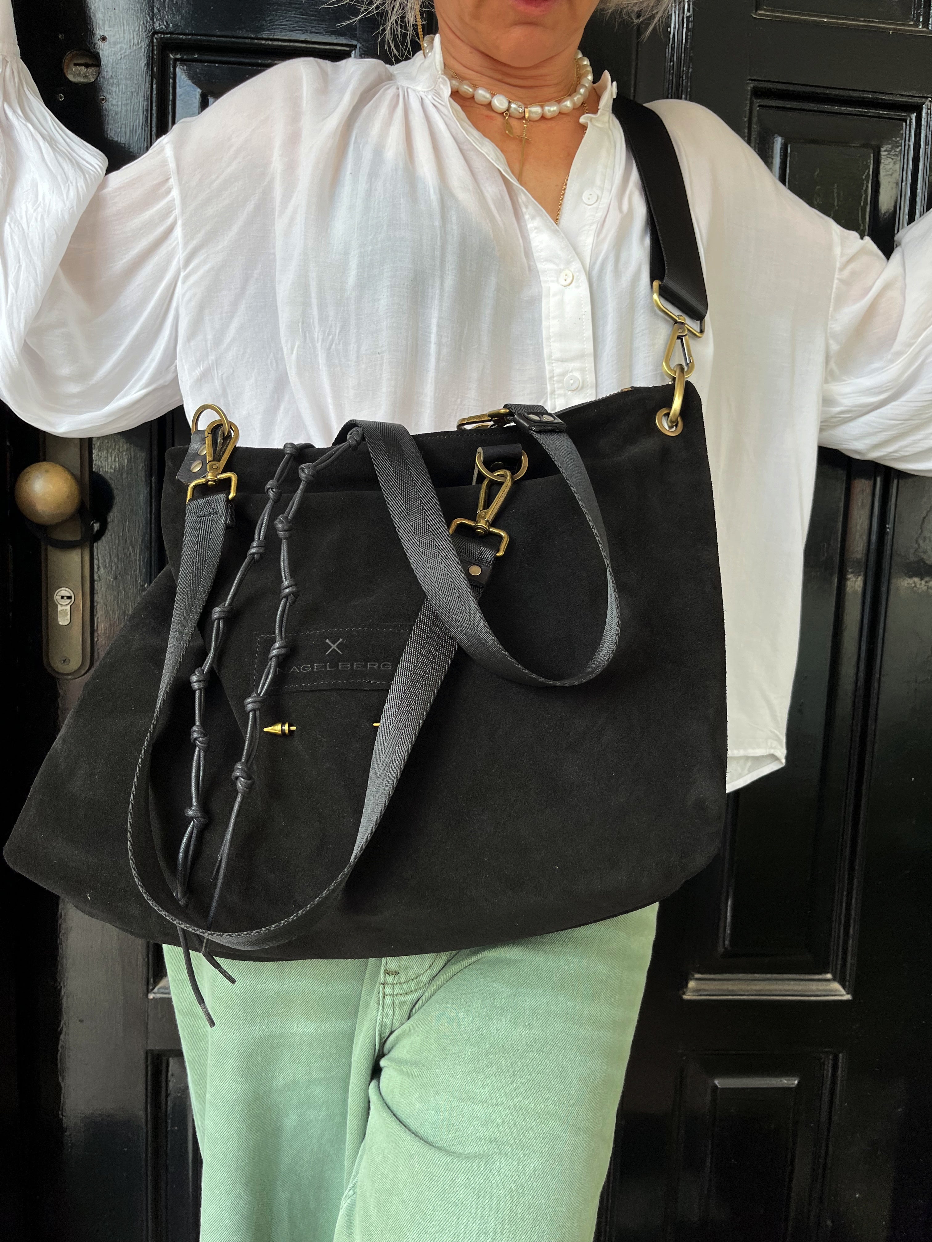 תמי | תיק עבודה גדול עם רוכסן | זמש שחור