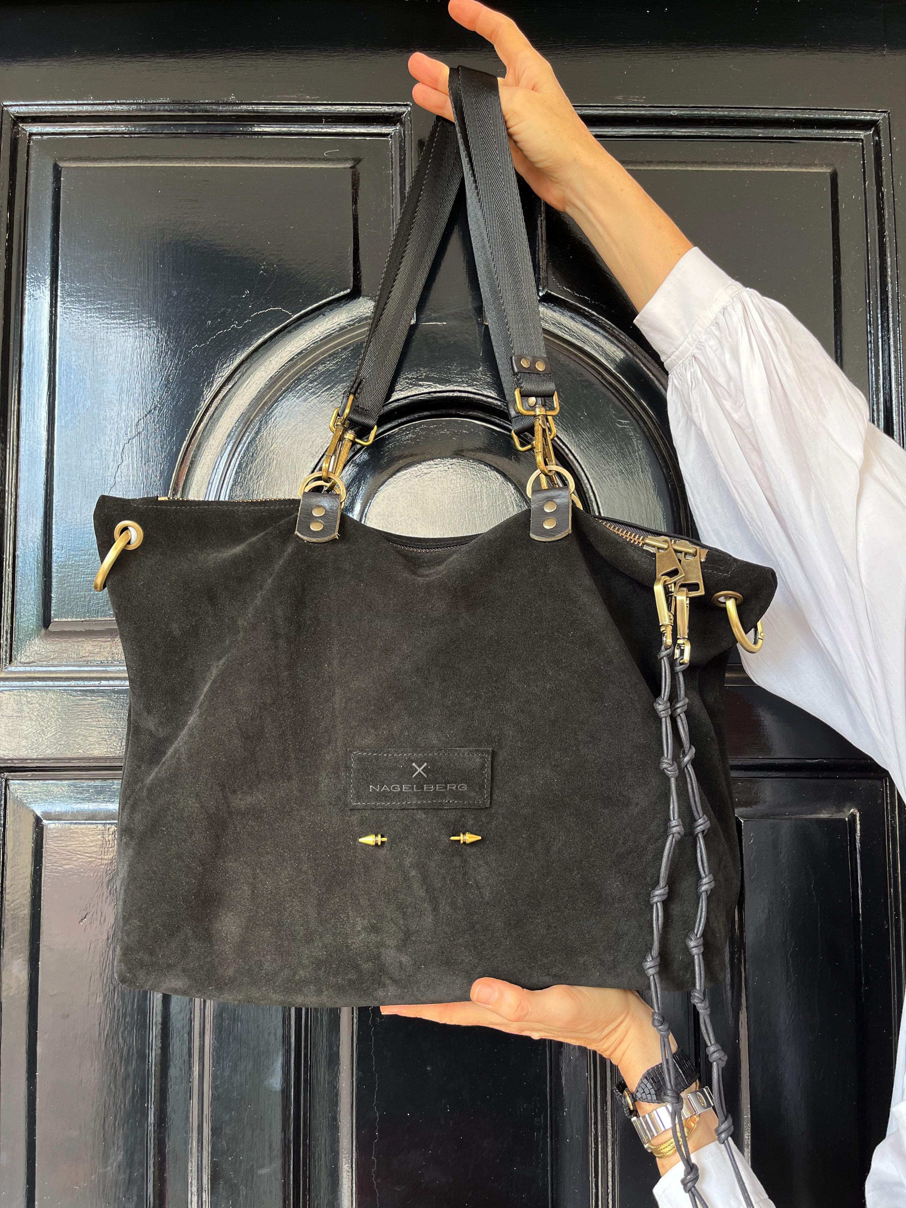 תמי | תיק עבודה גדול עם רוכסן | זמש שחור