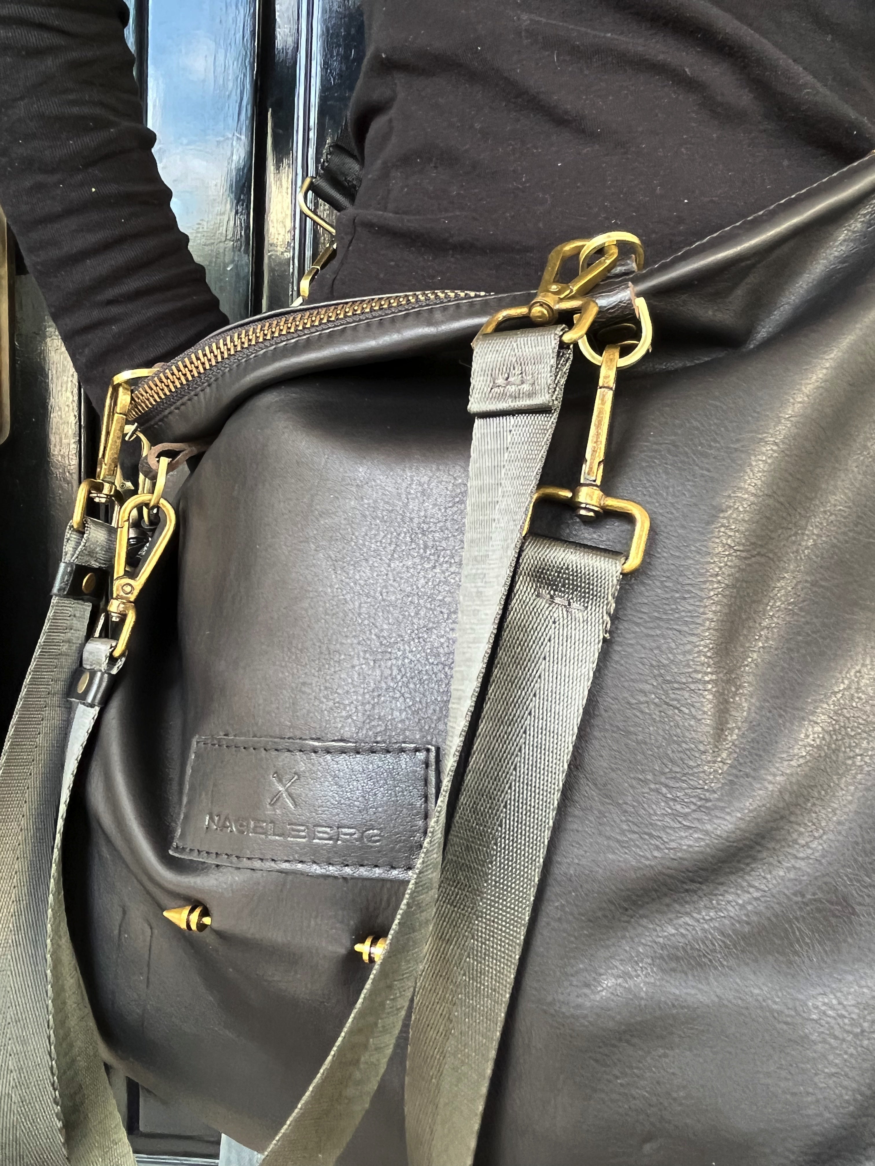 תמי | תיק עבודה גדול עם רוכסן | נאפה שחור