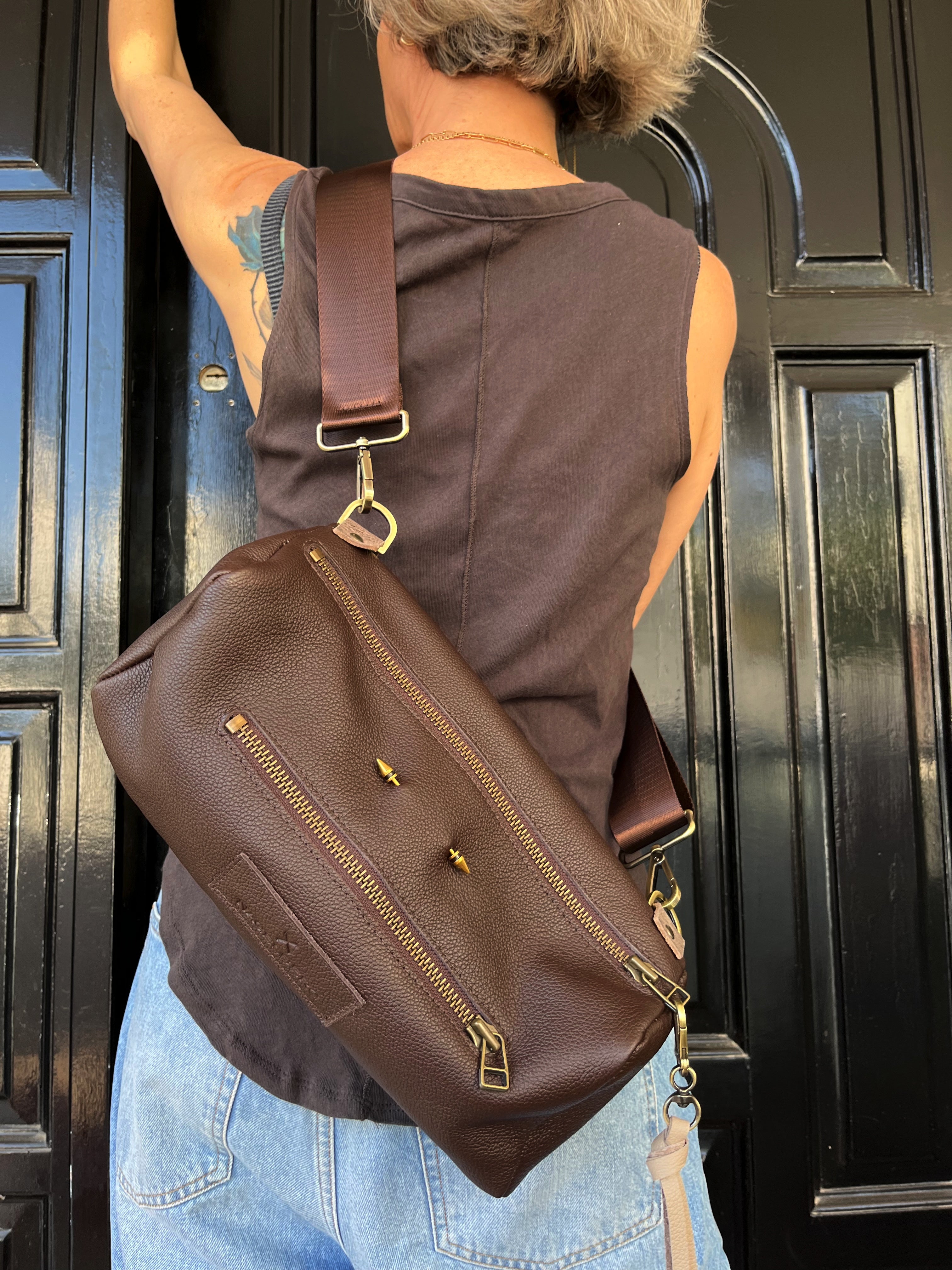 אביבה | תיק צד מעור | חום שוקולד