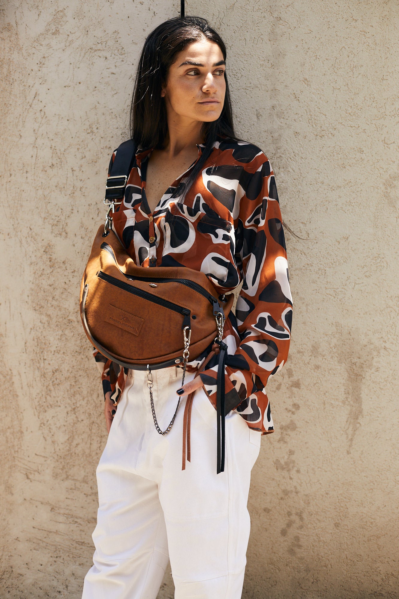 רותי | תיק צד פאוץ' מעור | חום כאמל