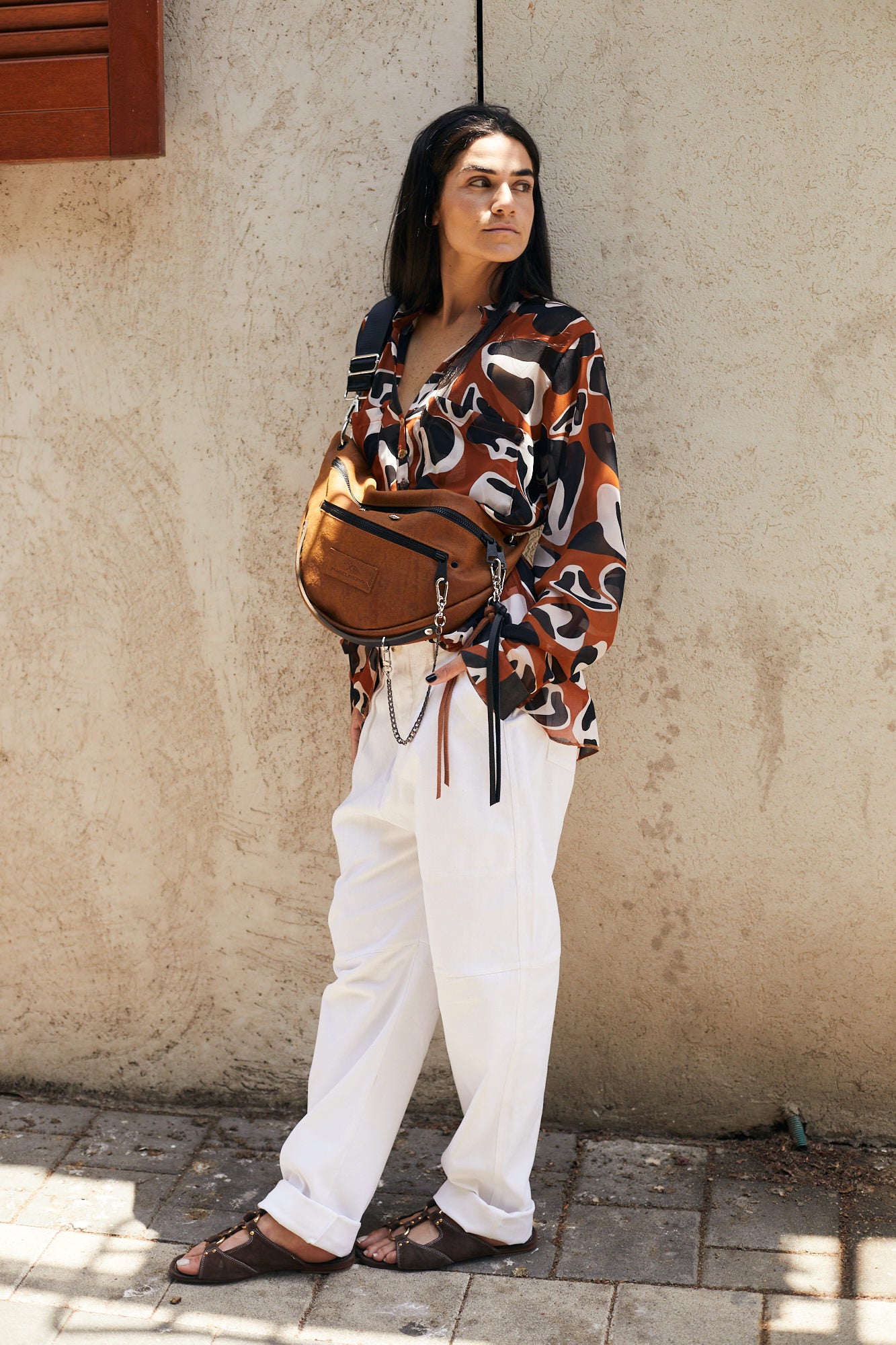 רותי | תיק צד פאוץ' מעור | חום כאמל