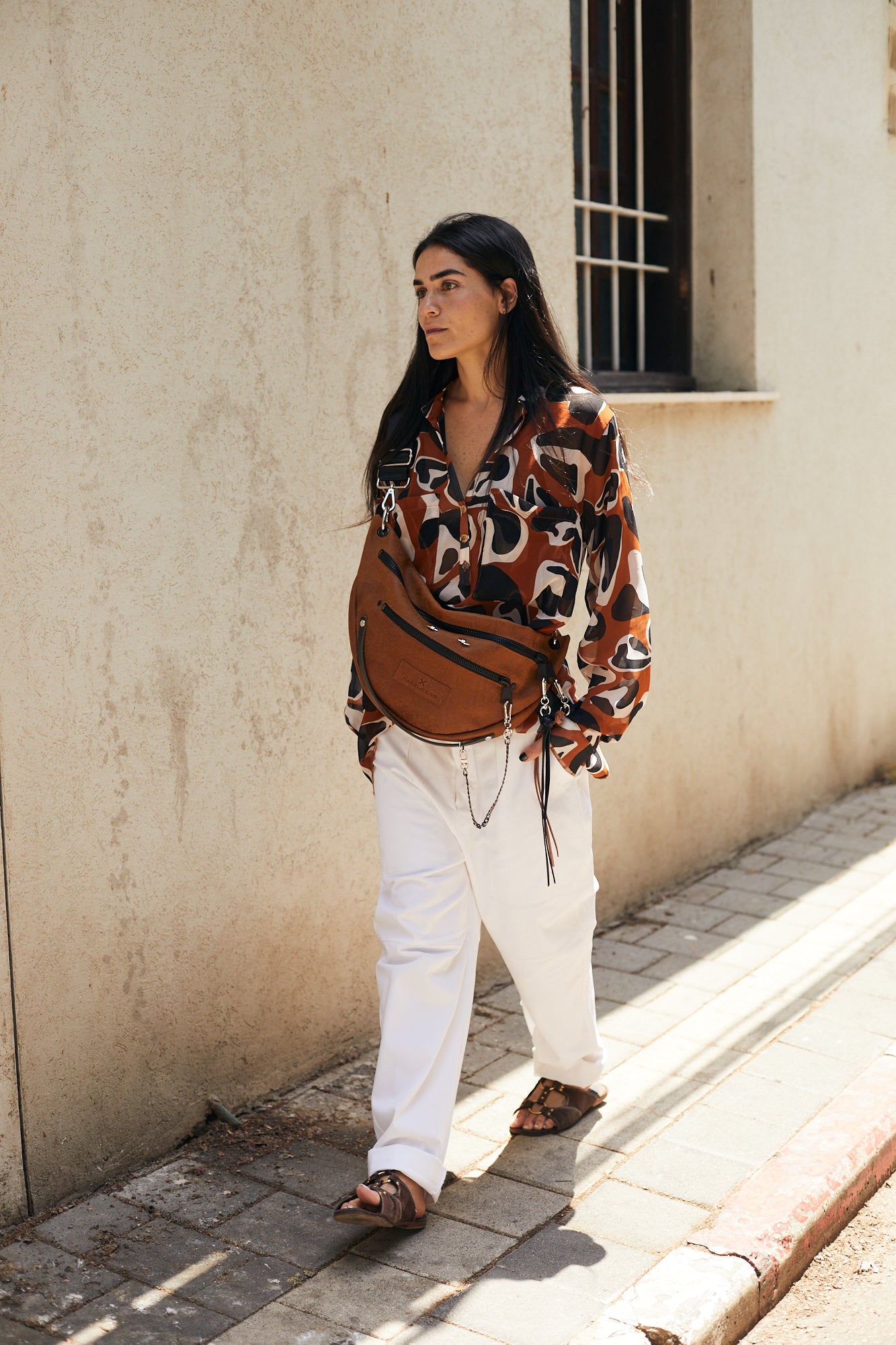 רותי | תיק צד פאוץ' מעור | חום כאמל