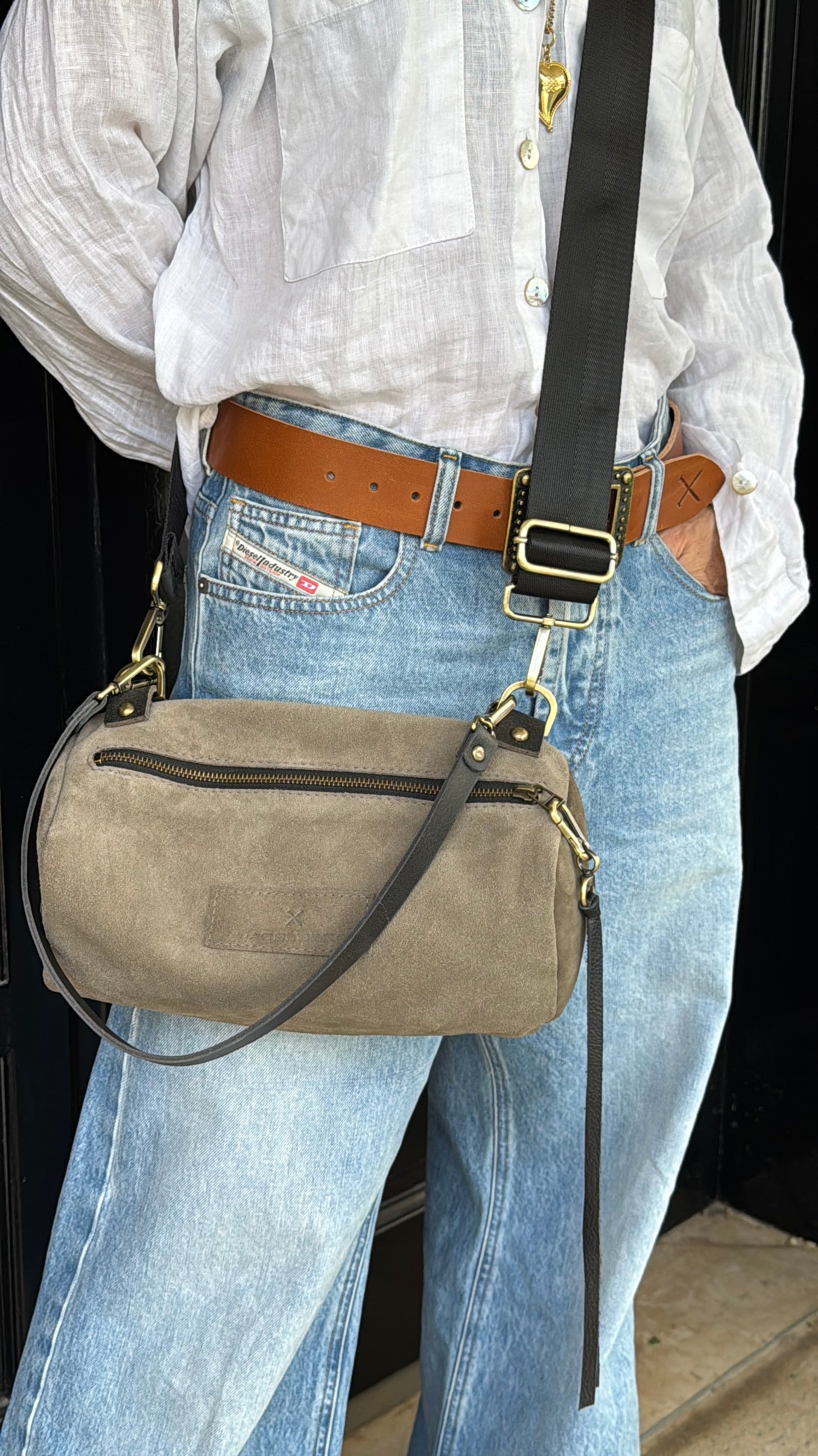 אביבה סמול | תיק צד מעור | זמש אפור