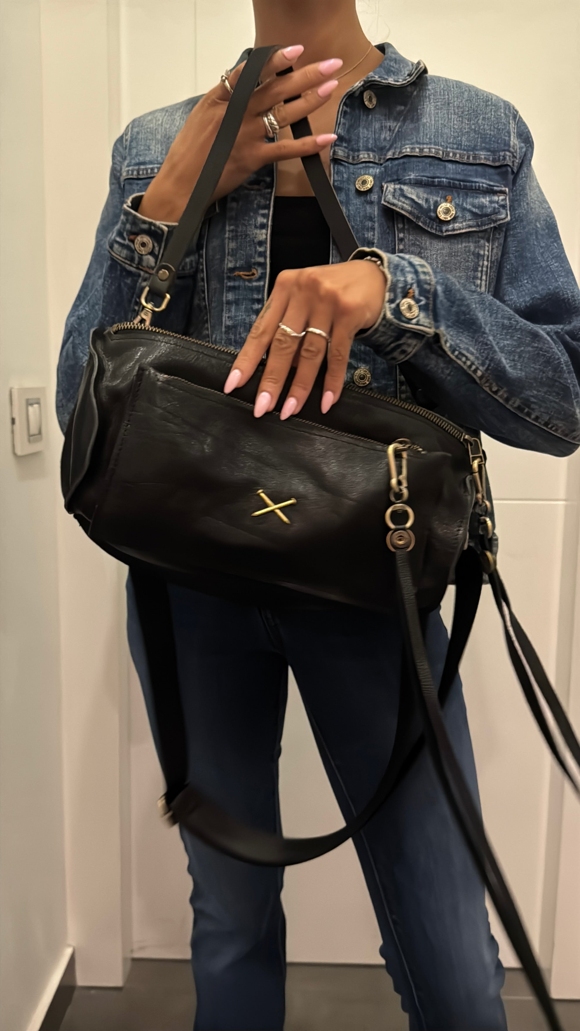 ליאו | פאוץ' תיק צד מעור | שחור