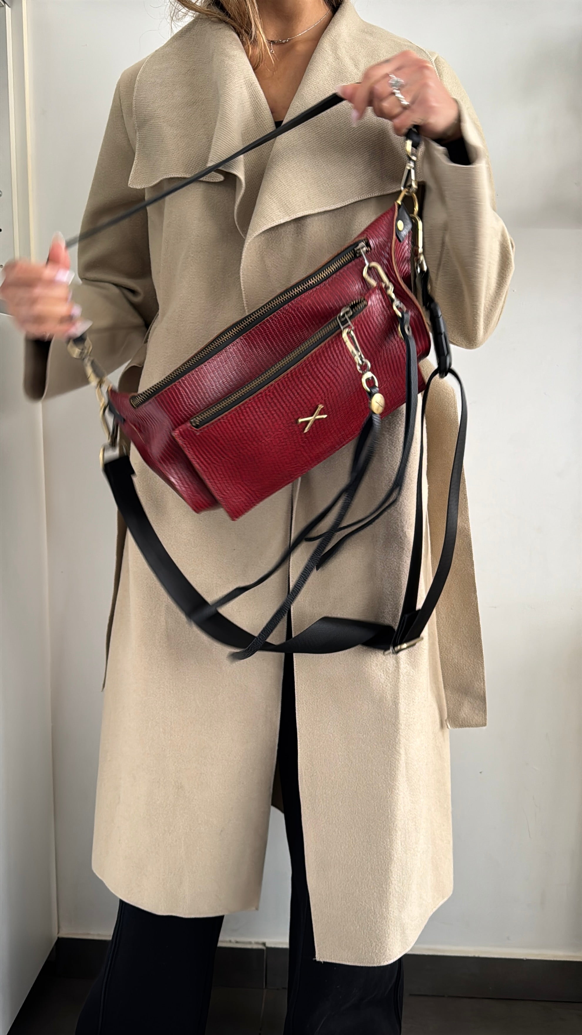 ליאו | פאוץ' תיק צד מעור | קרוקו אדום שני