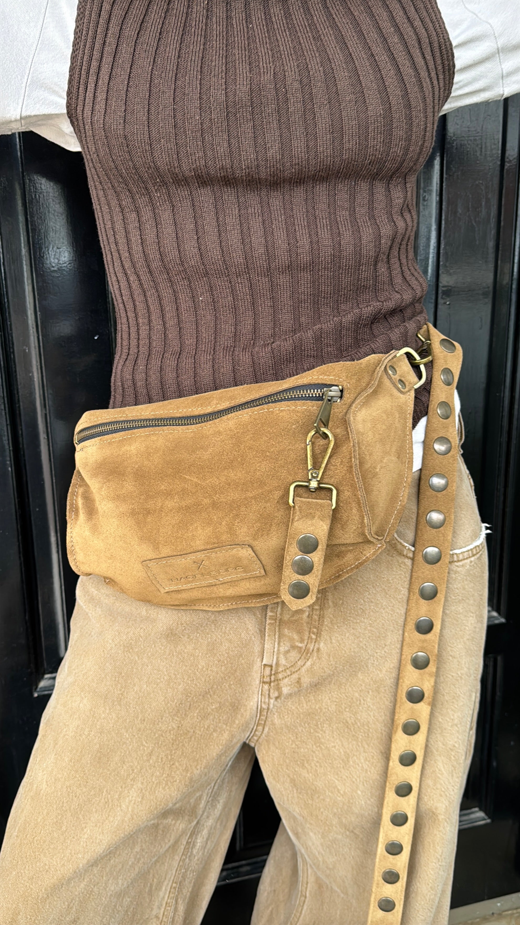 לואיז בלינג | פאוץ׳ תיק צד מעור | זמש טבק