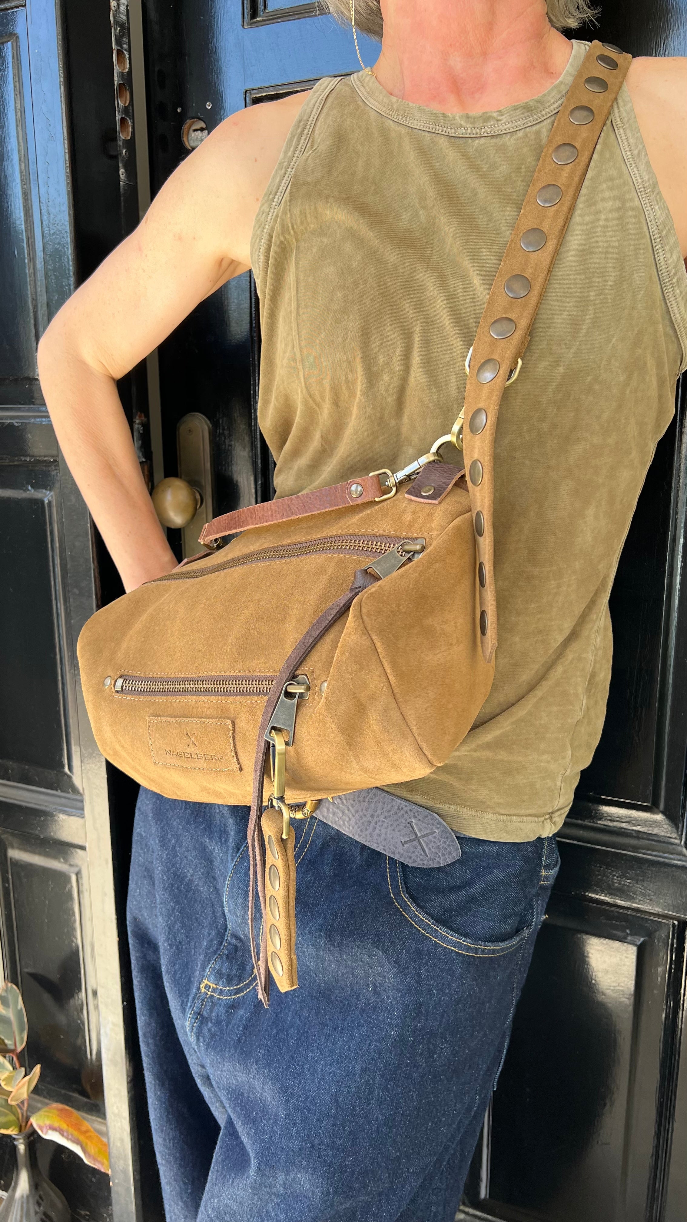 אביבה בלינג | תיק צד מעור | זמש טבק