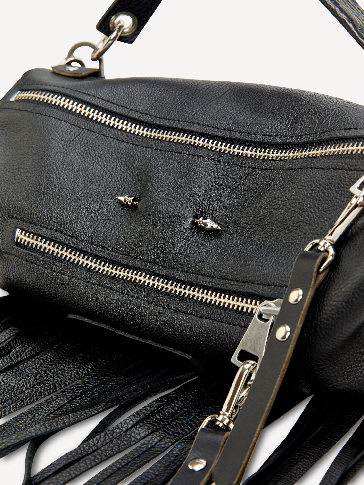 אביבה פרנזים | תיק צד עם פרנזים מעור | שחור