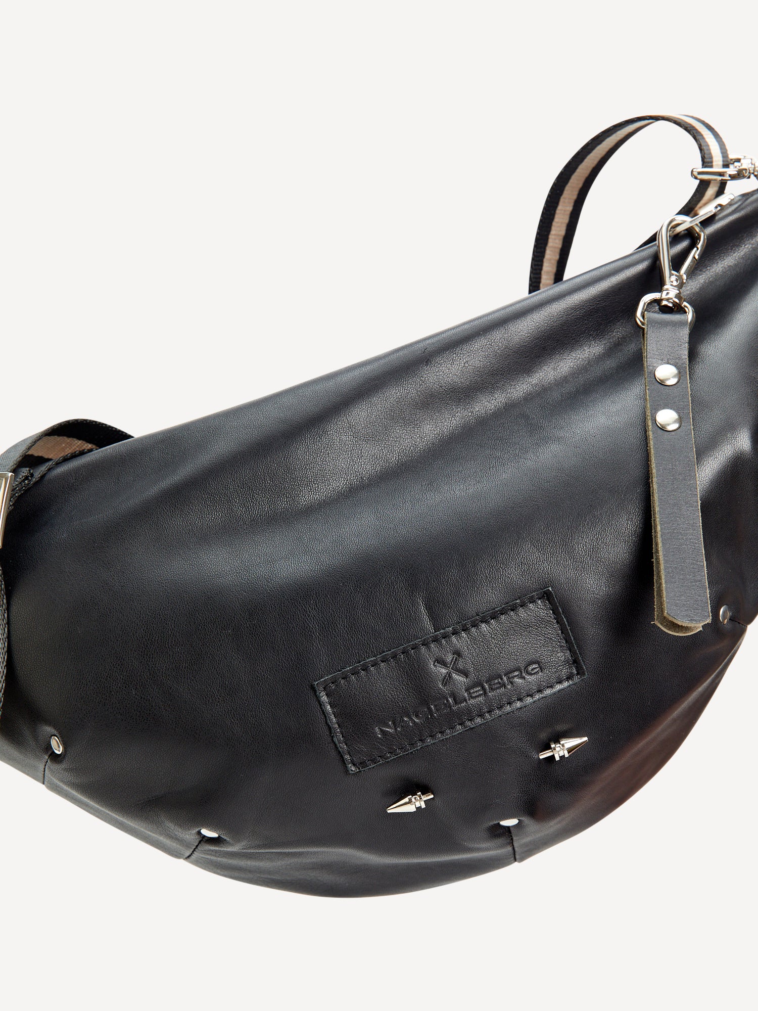 יעל | תיק צד פאוץ' מעור | נאפה שחור