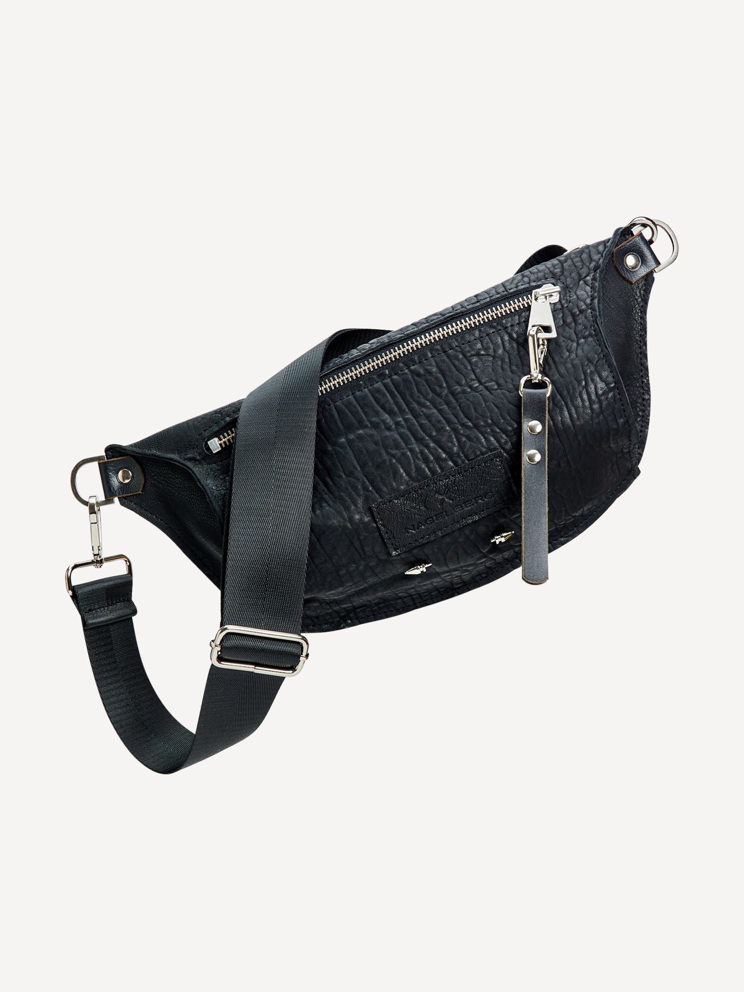 לואיז | פאוץ' תיק צד מעור | שחור