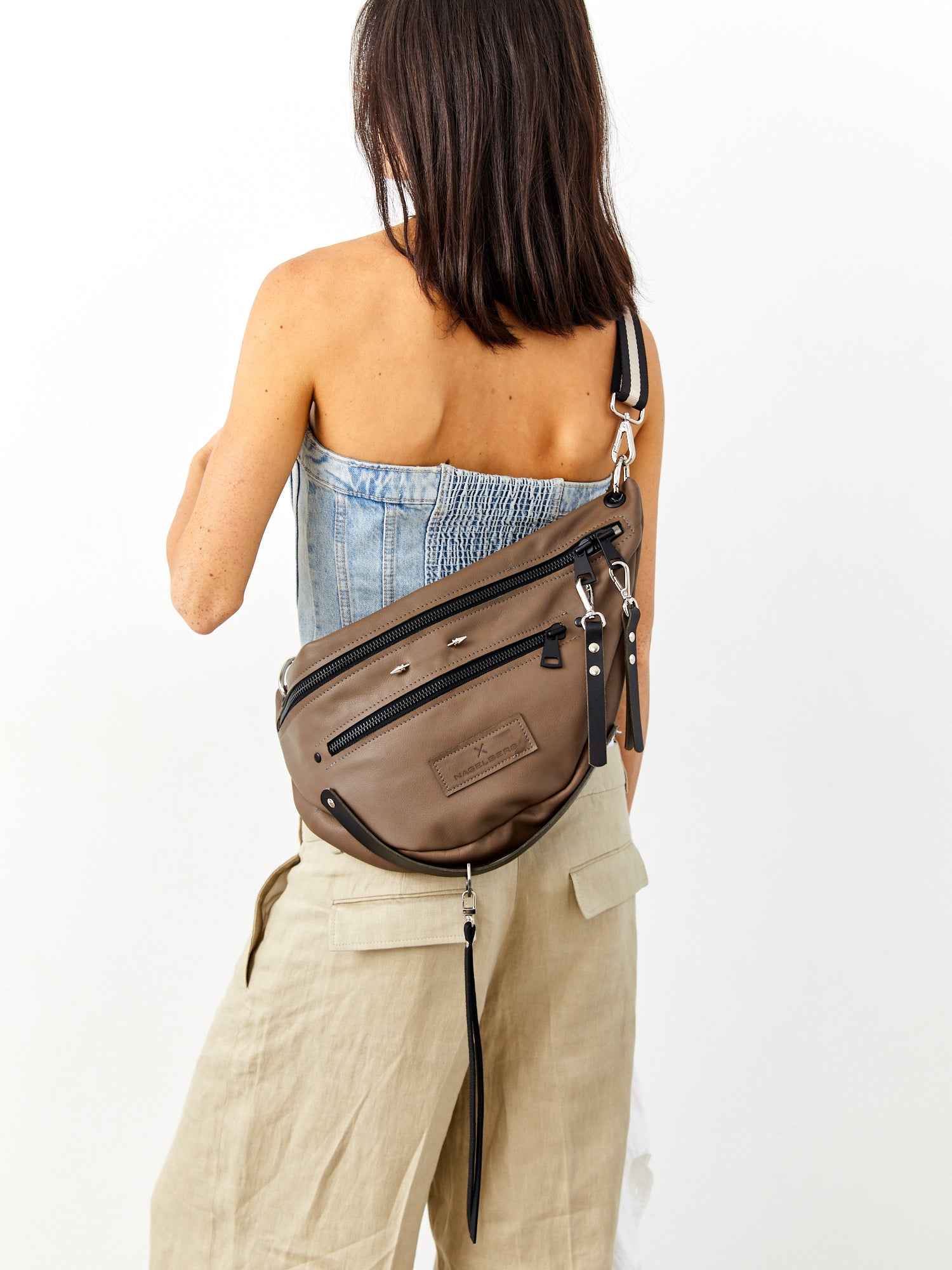 רותי | תיק צד פאוץ' מעור נאפה | טואופ