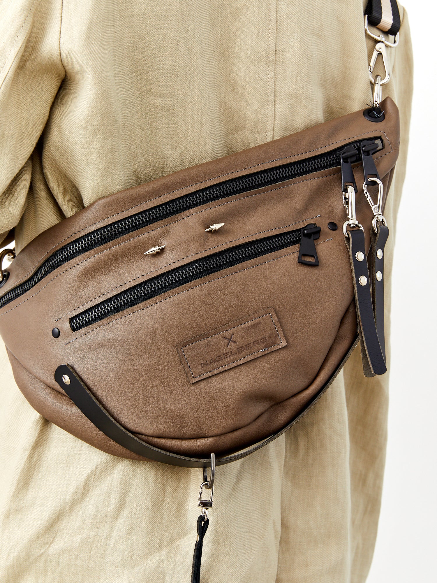 רותי | תיק צד פאוץ' מעור נאפה | טואופ