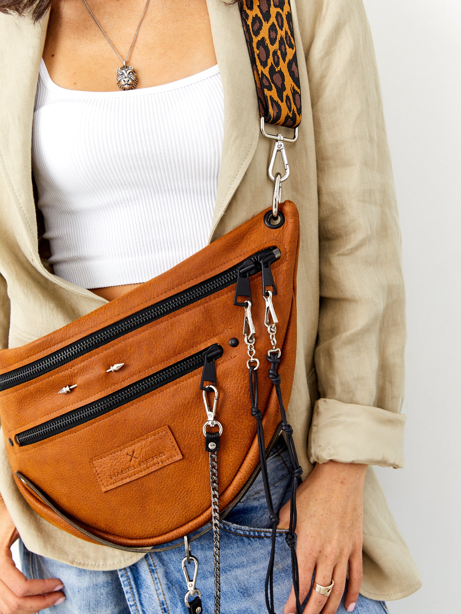 רותי | תיק צד פאוץ' מעור | חום כאמל