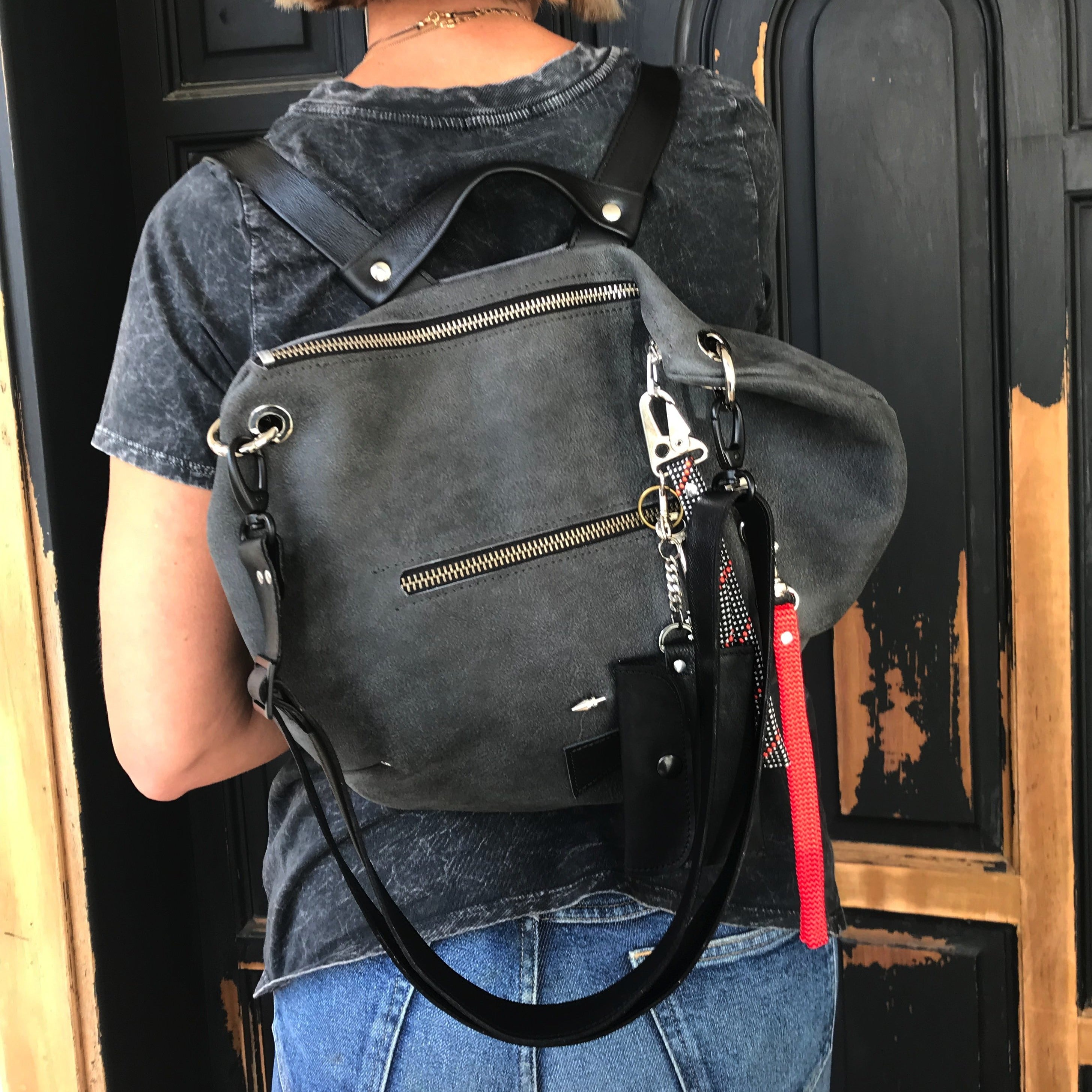 גילי | תיק גב מעור | אפור