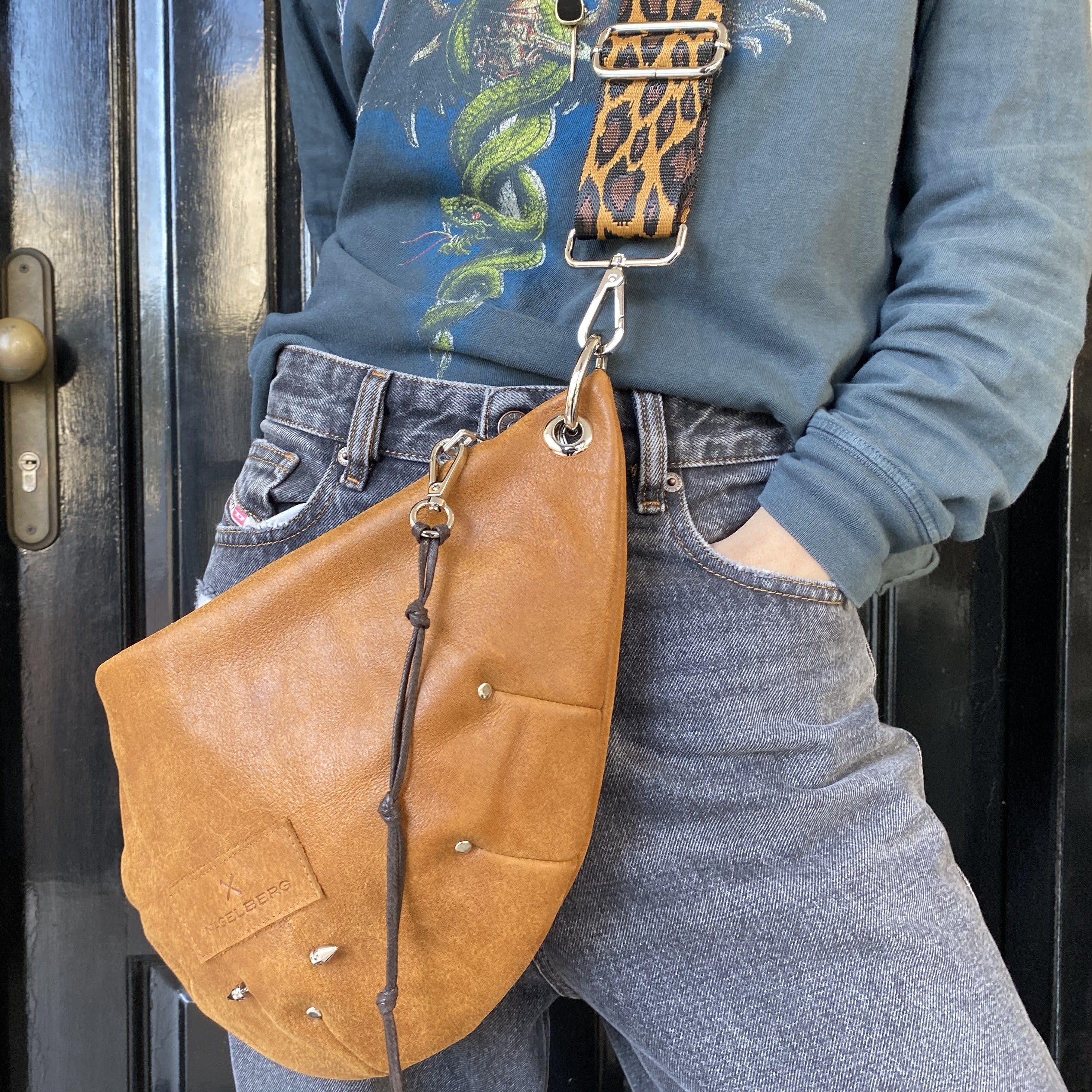 יעל | תיק צד פאוץ' מעור | וינטג' כאמל