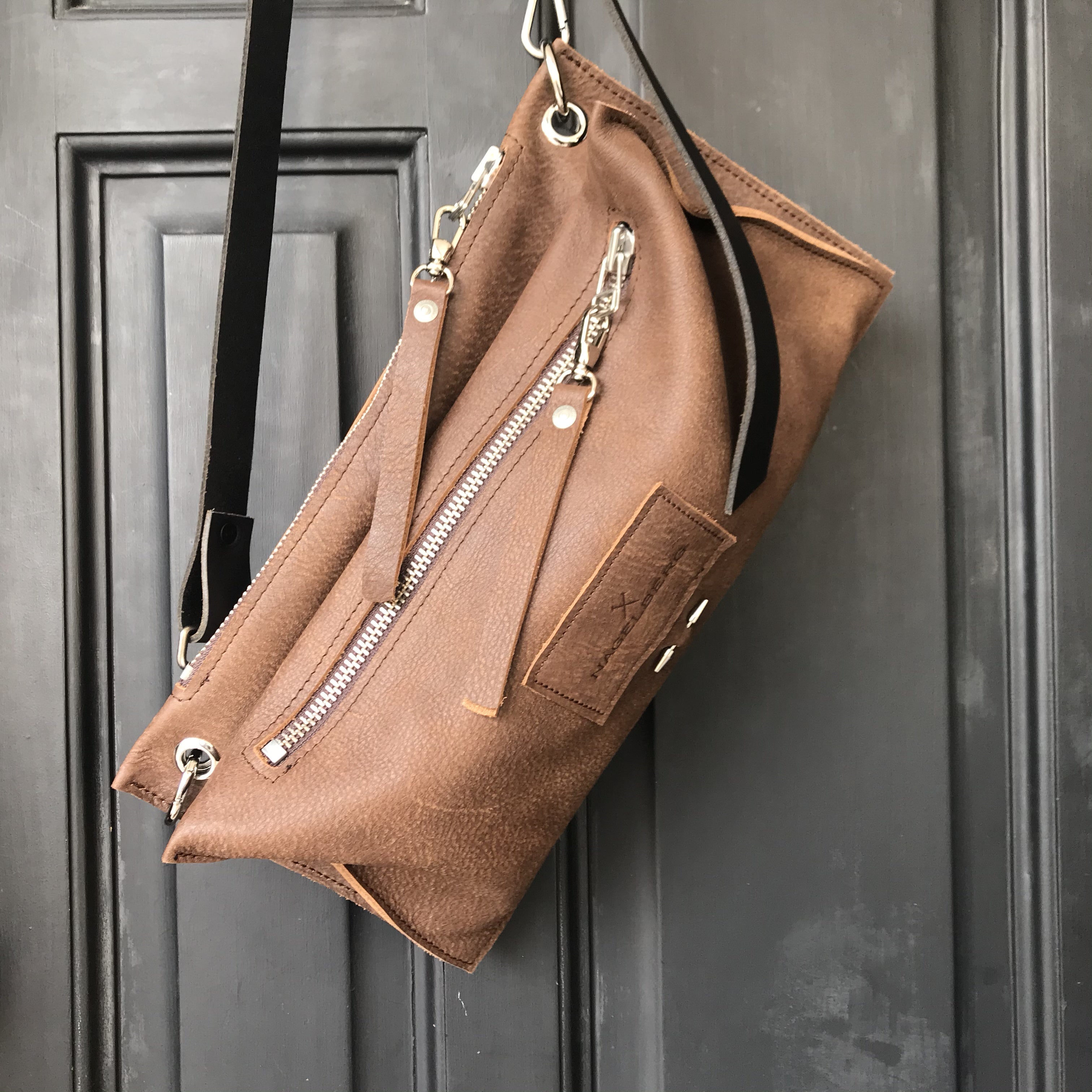 ג'ורדי | תיק צד מעור | חום שוקולד