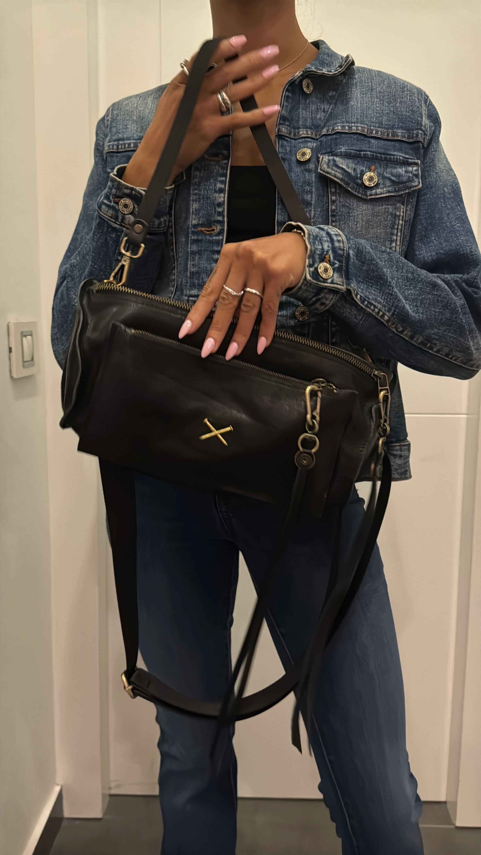 ליאו | פאוץ' תיק צד מעור | שחור