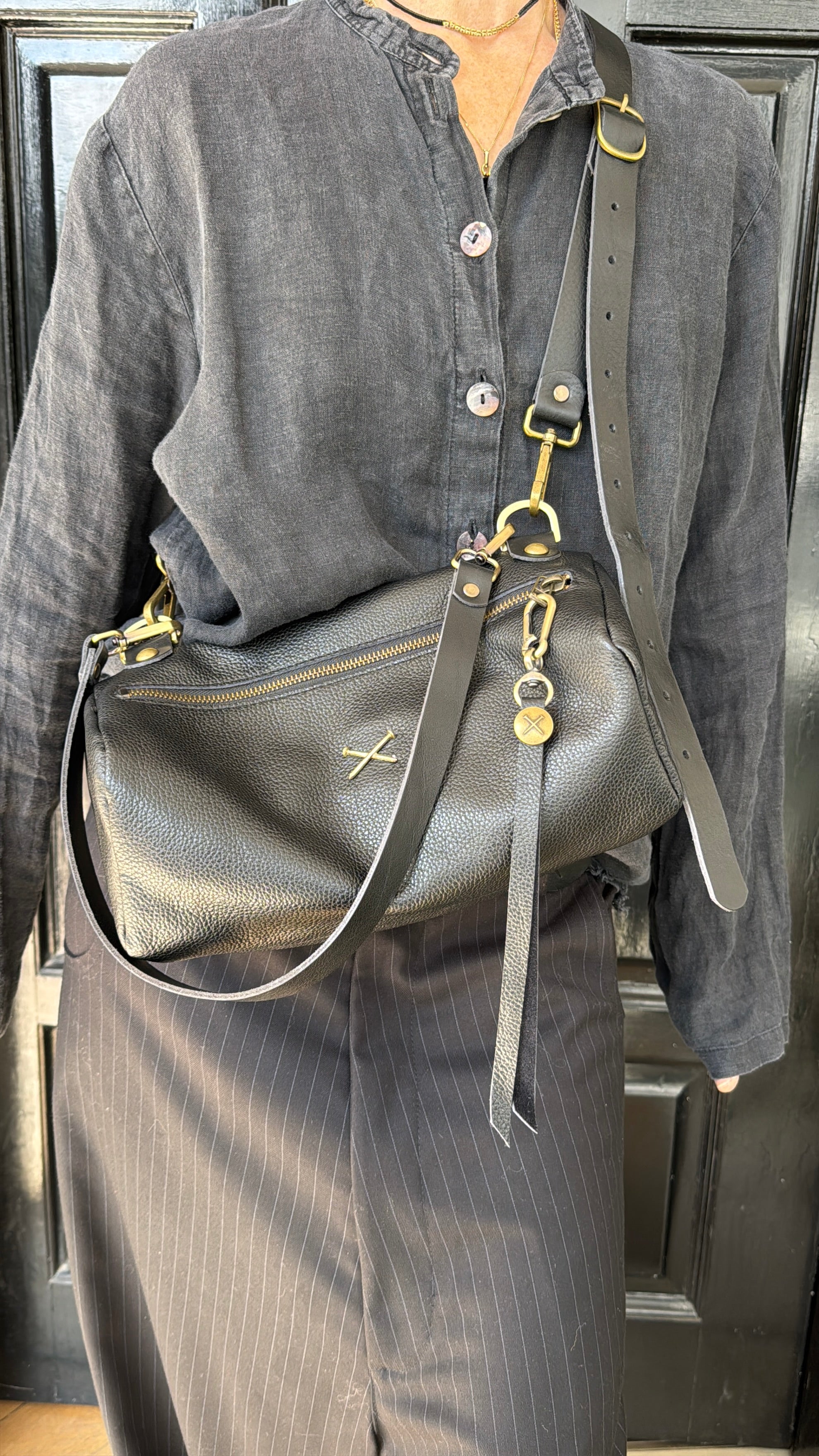 אביבה סמול | תיק צד מעור | ראם שחור