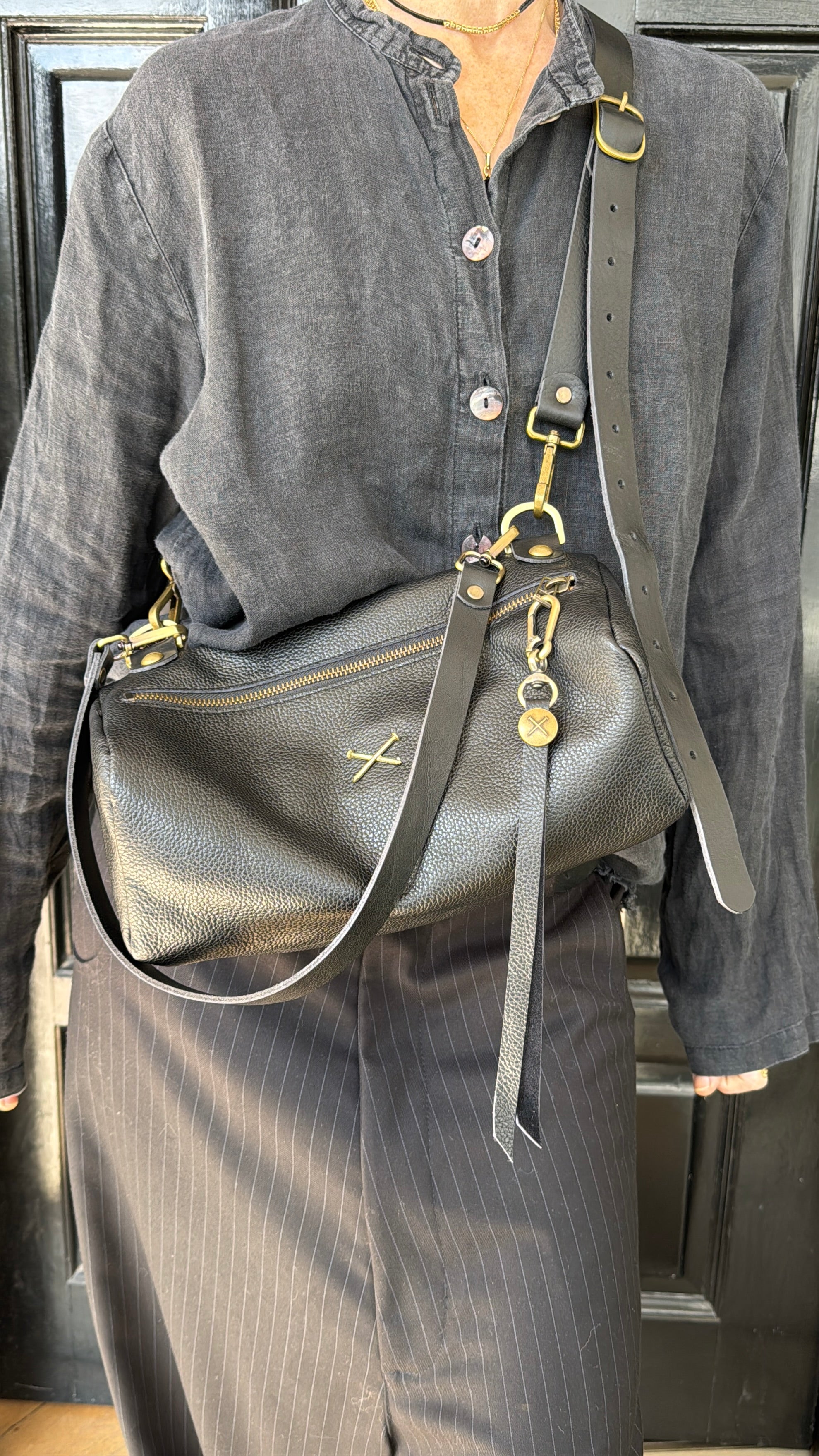 אביבה סמול | תיק צד מעור | ראם שחור