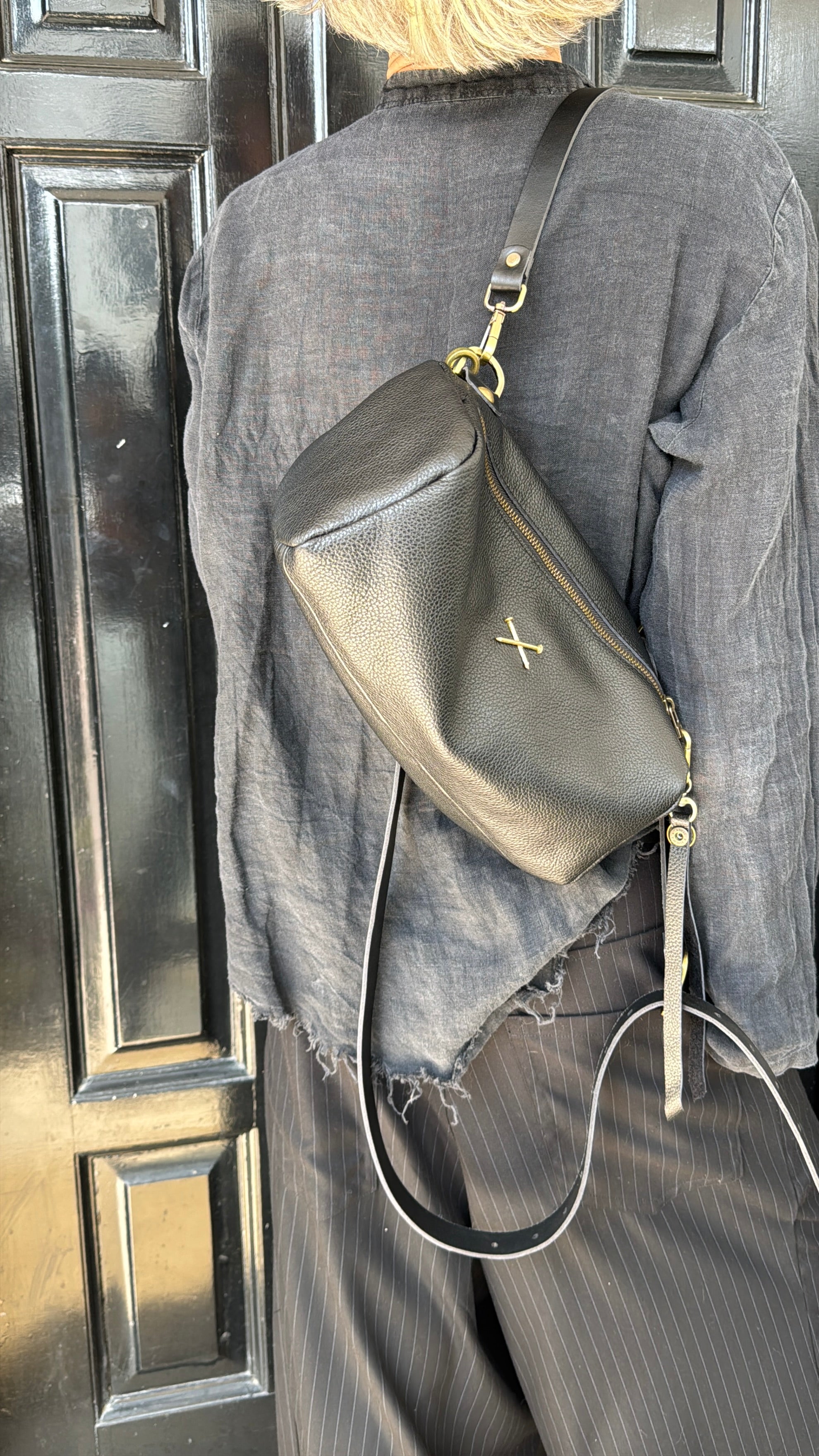 אביבה סמול | תיק צד מעור | ראם שחור