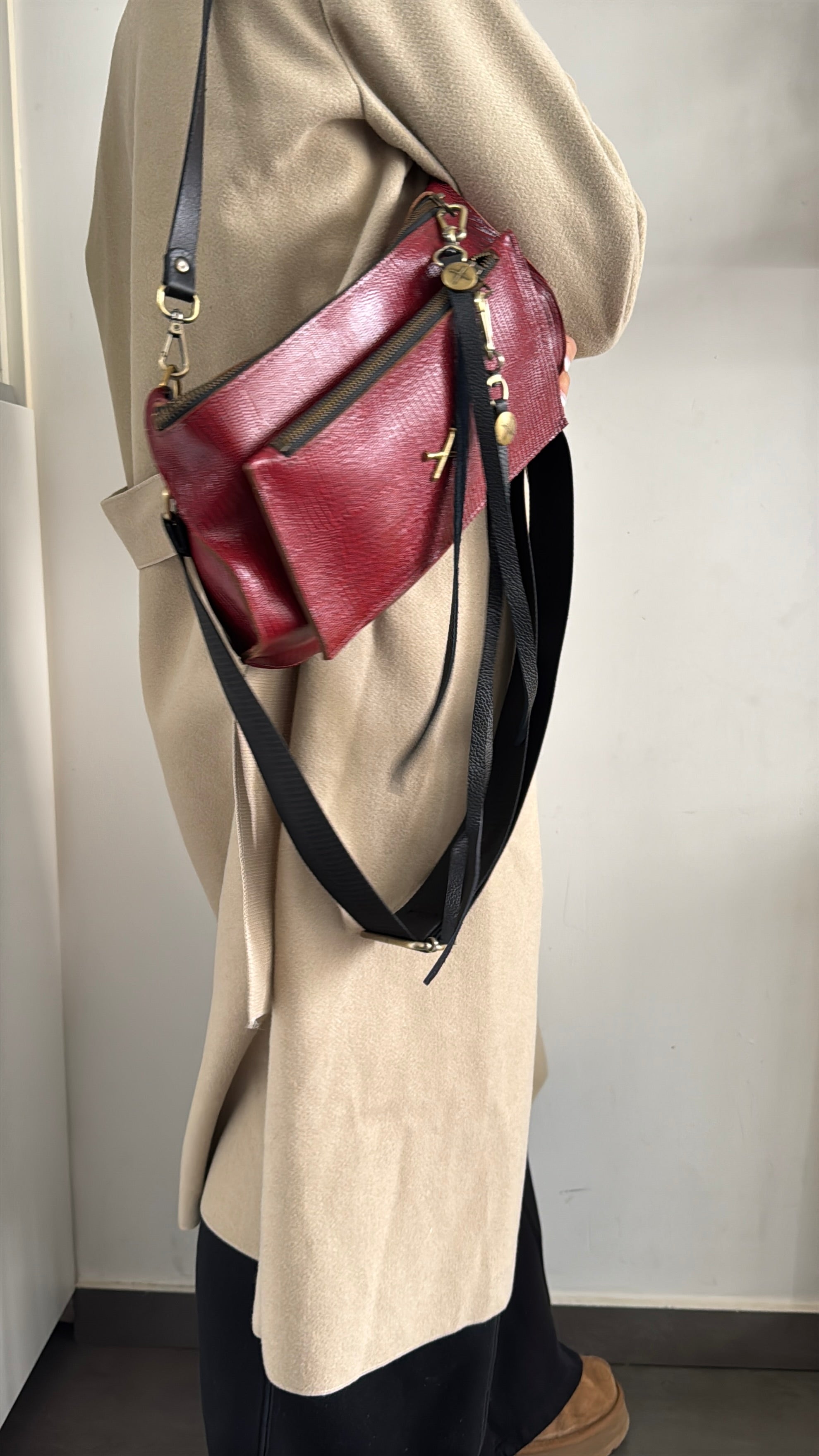 ליאו | פאוץ' תיק צד מעור | קרוקו אדום שני